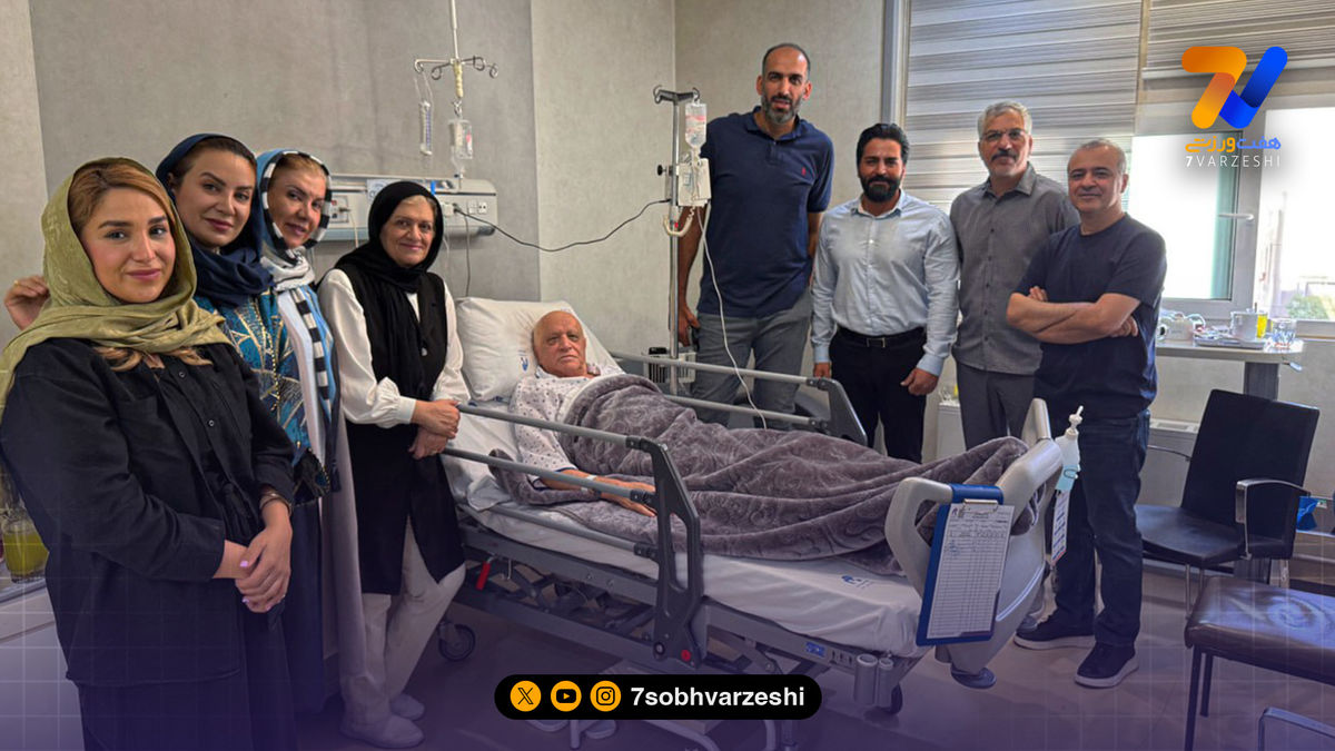 عیادت اعضای تیم بسکتبال استقلال از عنایتالله آتشی