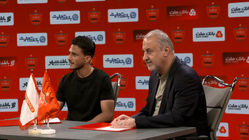 لحظه عقد قرارداد محمدحسین صادقی با پرسپولیس