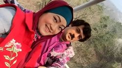 تصویری قدیمی چوچانگ و برادرانش در پشت صحنه سریال پایتخت در سال ۱۳۹۴