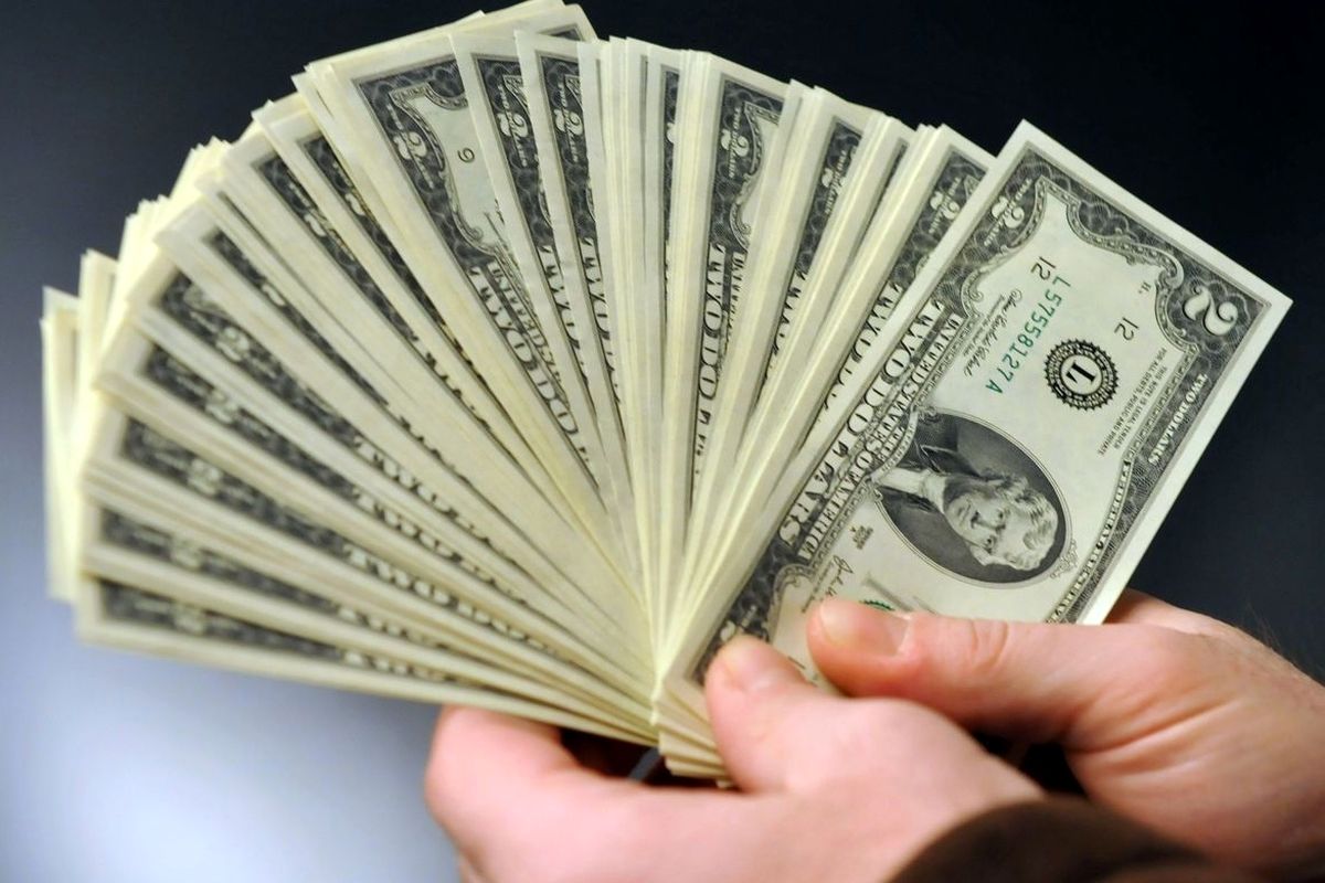 قیمت دلار در آستانه جهش یا رکود؟