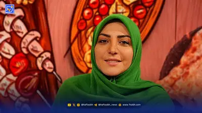 عکس / رونمایی المیرا شریفی مقدم از جذاب پوشی و زیبایی چهره اش در کودکی/ برند می پوشیدیم مخصوصا جورابام ... این روسری رو هنوز دارم ...