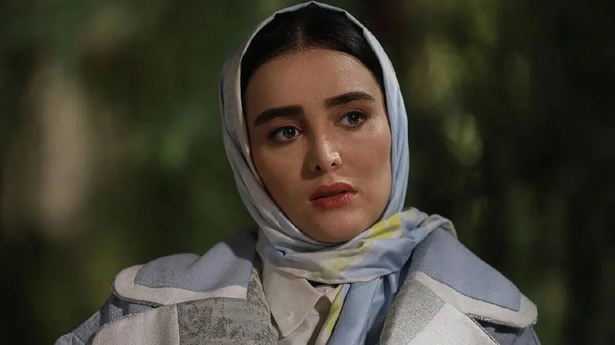 بیوگرافی پونه عاشورپور خانوم راسخ سریال نیم‌رخ