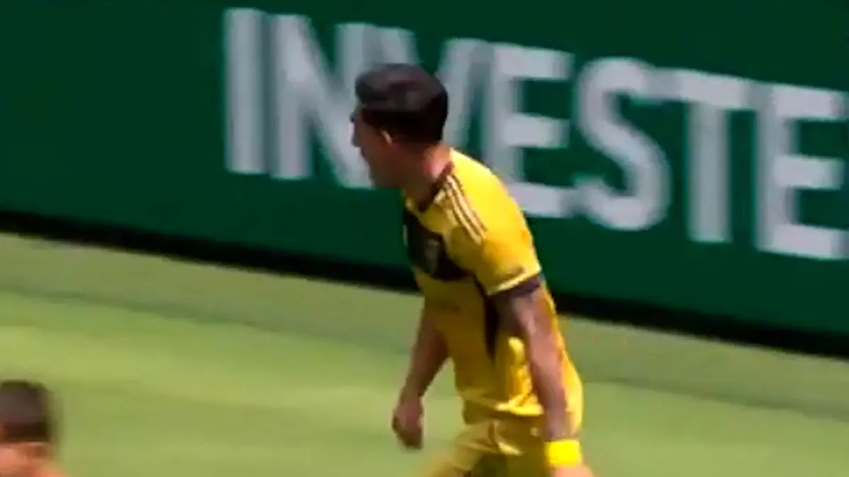 گل اول بوکاجونیورز به اوکلند سیتی گل به خودی(گرو)