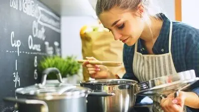 این اشتباهات آشپزی طعم غذای شما را خراب می‌کنند!