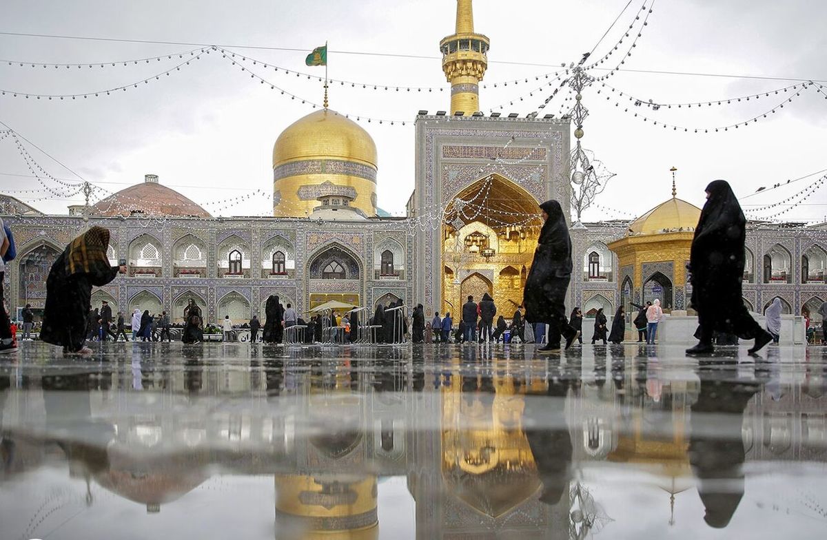 اولین عکس از درب طلای حرم امام رضا (ع) منتشر شد