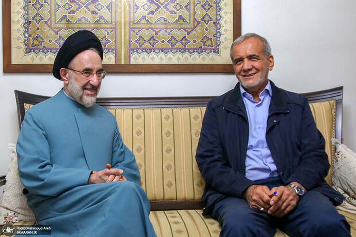 پزشکیان به عیادت سید محمد خاتمی رفت + عکس