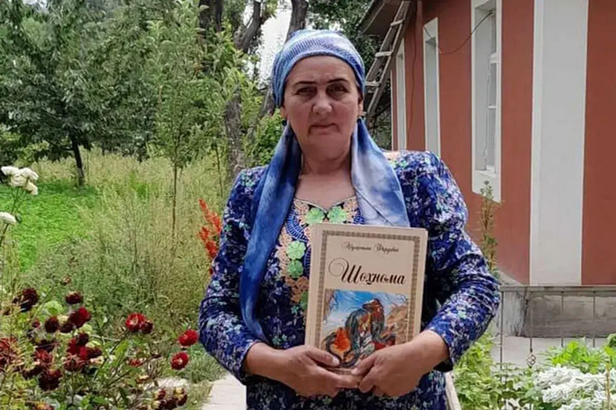 توزیع رایگان شاهنامه فردوسی بین خانوادههای تاجیکستان
