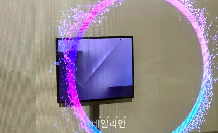 طراحی انقلابی گوشی سهتاشوی سامسونگ فاش شد