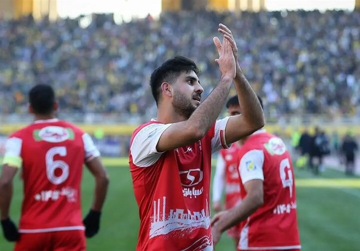 واکنش مملی پرسپولیس به مقایسه با کریم باقری!