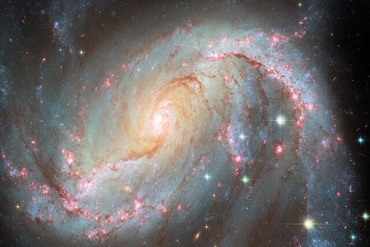 کهکشان مارپیچی میله‌ای NGC ۵۳۳۵ از نگاه هابل؛ عکس روز ناسا
