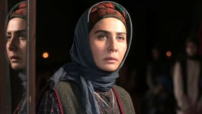 سارا والیانی بازیگر نقش آسیه در سریال گیلدخت به وقت ۳۸ سالگی در آغوش پسرش