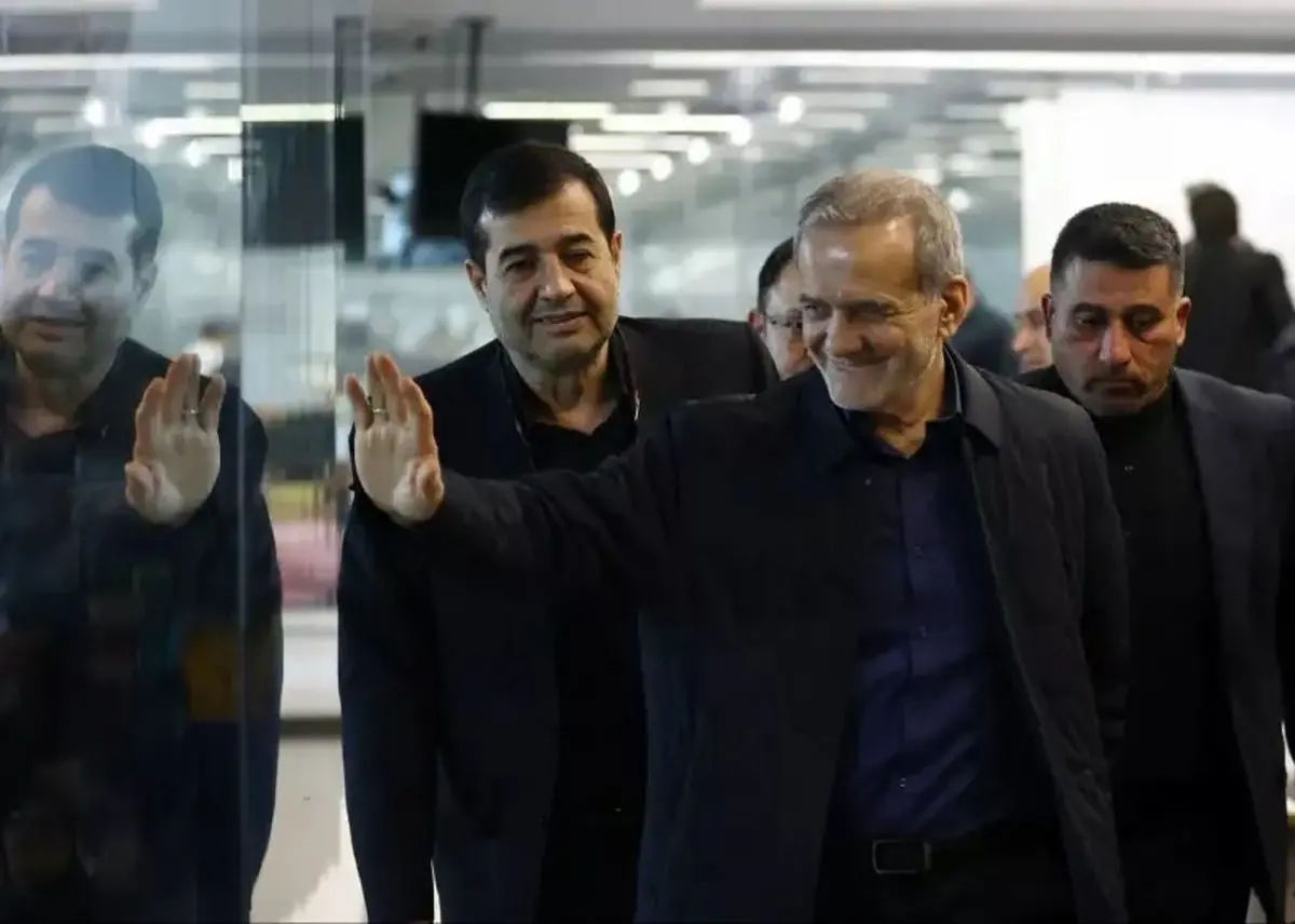 خوشحالی پزشکیان پس از پیروزی تیم ملی ایران مقابل امارات (ویدیو)