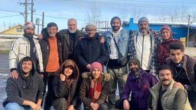 عکس صالح میرزاآقایی در کنار همسر و فرزندان؛ شازده مفخم سریال گیلدخت را ببینید