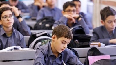 واردات و صادرات از مبادی بندری، ریلی و جاده‌ای در حال انجام است