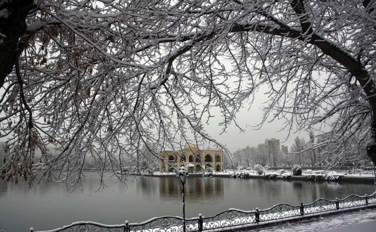 تبریزی ها با برف به استقبال پاییز رفتند