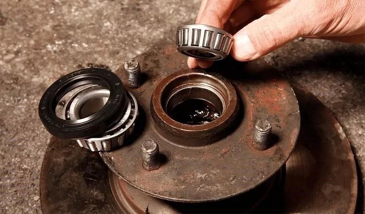 علت صدا دادن چرخ ماشین هنگام دور زدن چیست؟