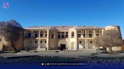 کعبه زرتشت تنهاست؛ میان باد، زمان و بی‌توجهی