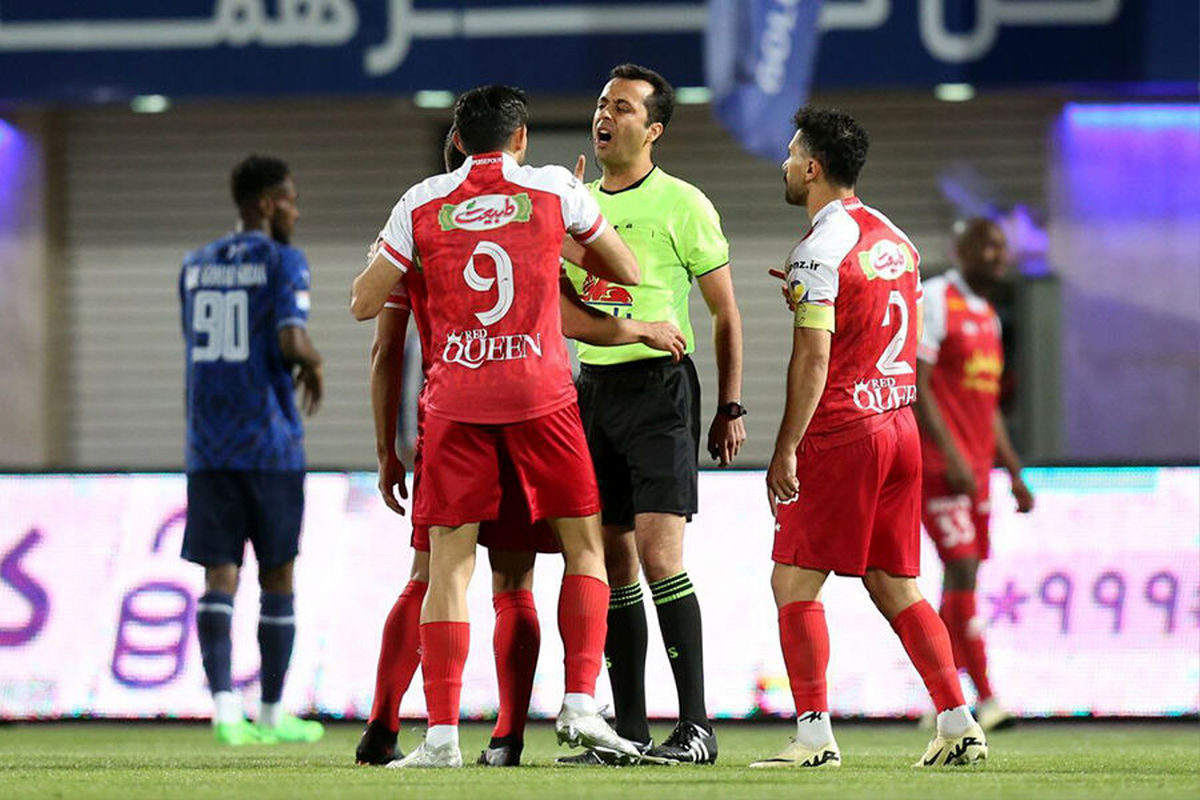 پرسپولیس از داوری دیدار با گل‌گهر شکایت می‌کند