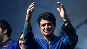 فیلم آواز خوندن استاد شجریان تو جمع خصوصی