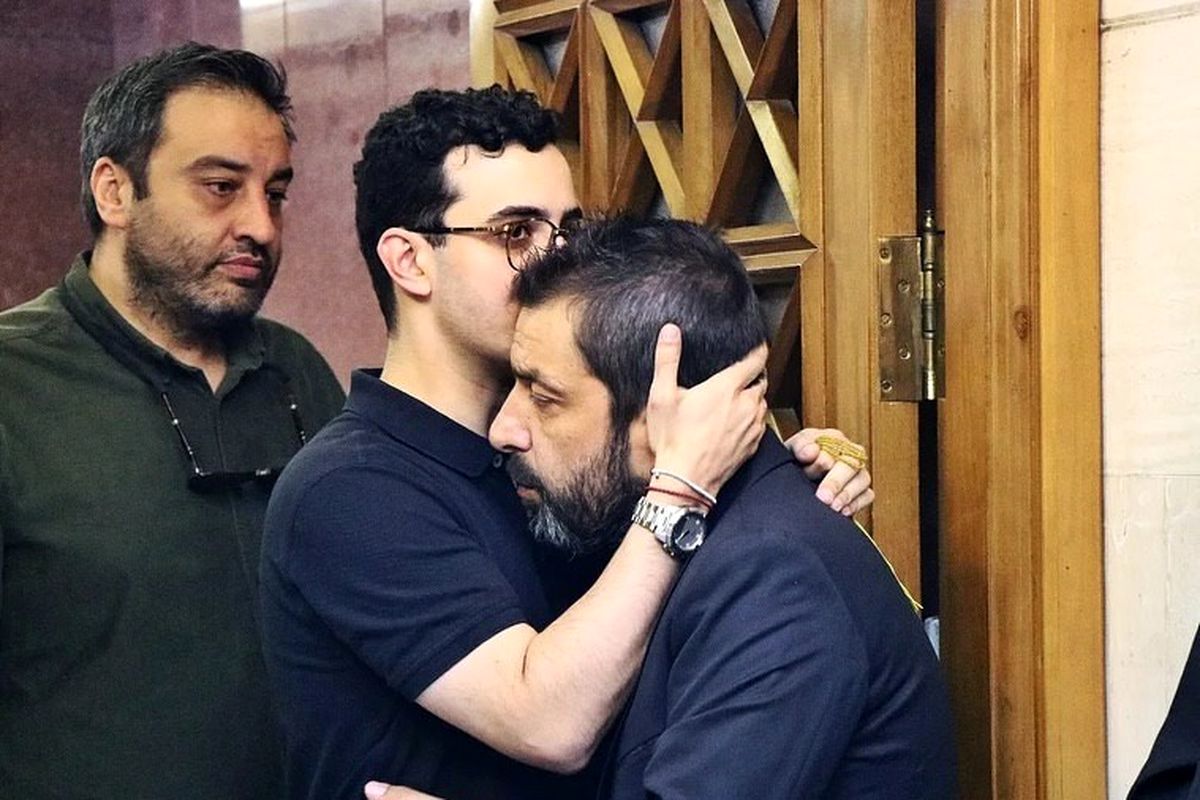 حضور پررنگ هنرمندان در مراسم ختم پدر عباس جمشیدی‌فر