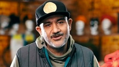 عکس تازه منوچهر هادی و خانواده‌اش 