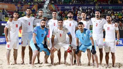 خلاصه فوتبال ساحلی بلاروس 4 - ایران 3 (جام جهانی فوتبال ساحلی ۲۰۲۵)

