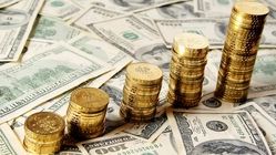 قیمت دلار، طلا و سکه؛ ساعات پایانی بازار دوشنبه ۱۳ مرداد ۱۴۰۴