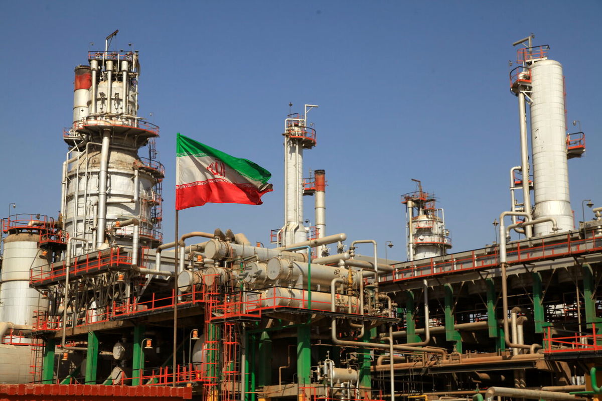 تکذیب حمله به پالایشگاه تهران در ری؛ پالایشگاه در سلامت کامل است (۲۵ خرداد)