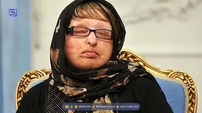 لحظه هولناک اسیدپاشی به صورت یک زن جوان وسط کافه + فیلم