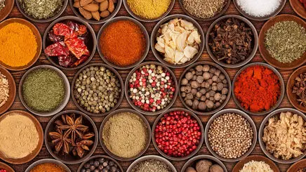 ادویه‌های آشپزخانه؛ چاشنی خوش‌طعم غذا یا داروی شفابخش؟ حقیقتی که باید بدانید