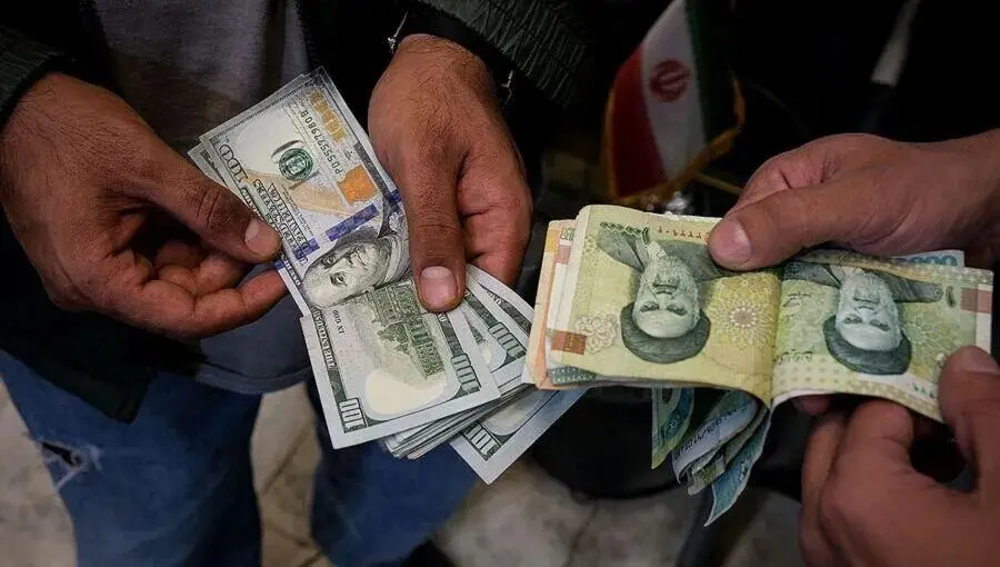 پیش بینی قیمت دلار در آبان ۱۴۰۵ / دلار آمریکا صعودی می شود یا نزولی؟