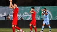 سلام پرسپولیس به بحران؛ بدرقه بازیکنان با شعار و بطری آب