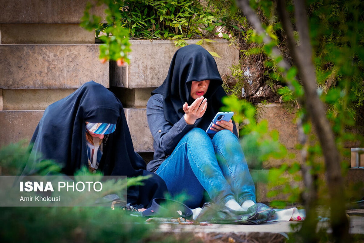 گزارش تصویری از مراسم دعای روز عرفه در دانشگاه تهران