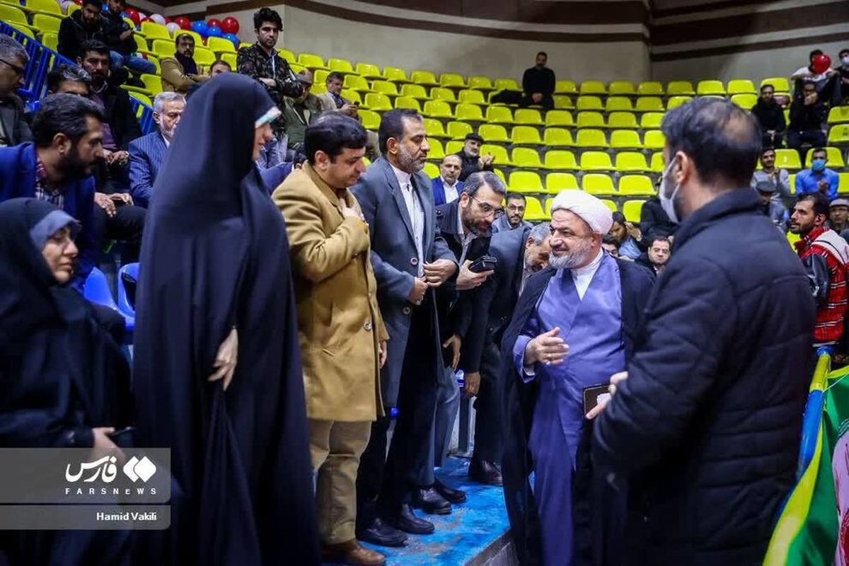 حملات تند تسنیم به رائفیپور و حمید رسایی