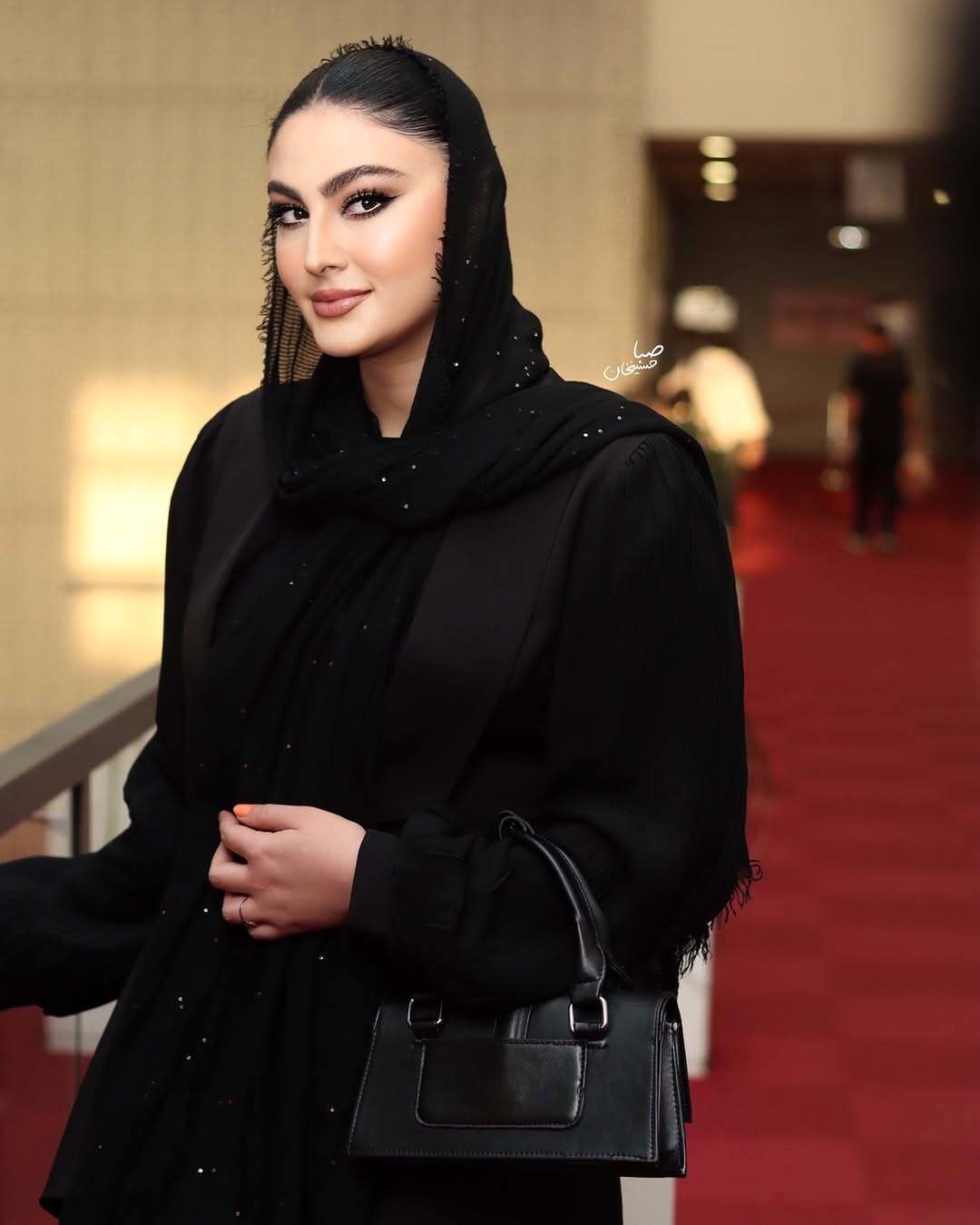 مریم مومن