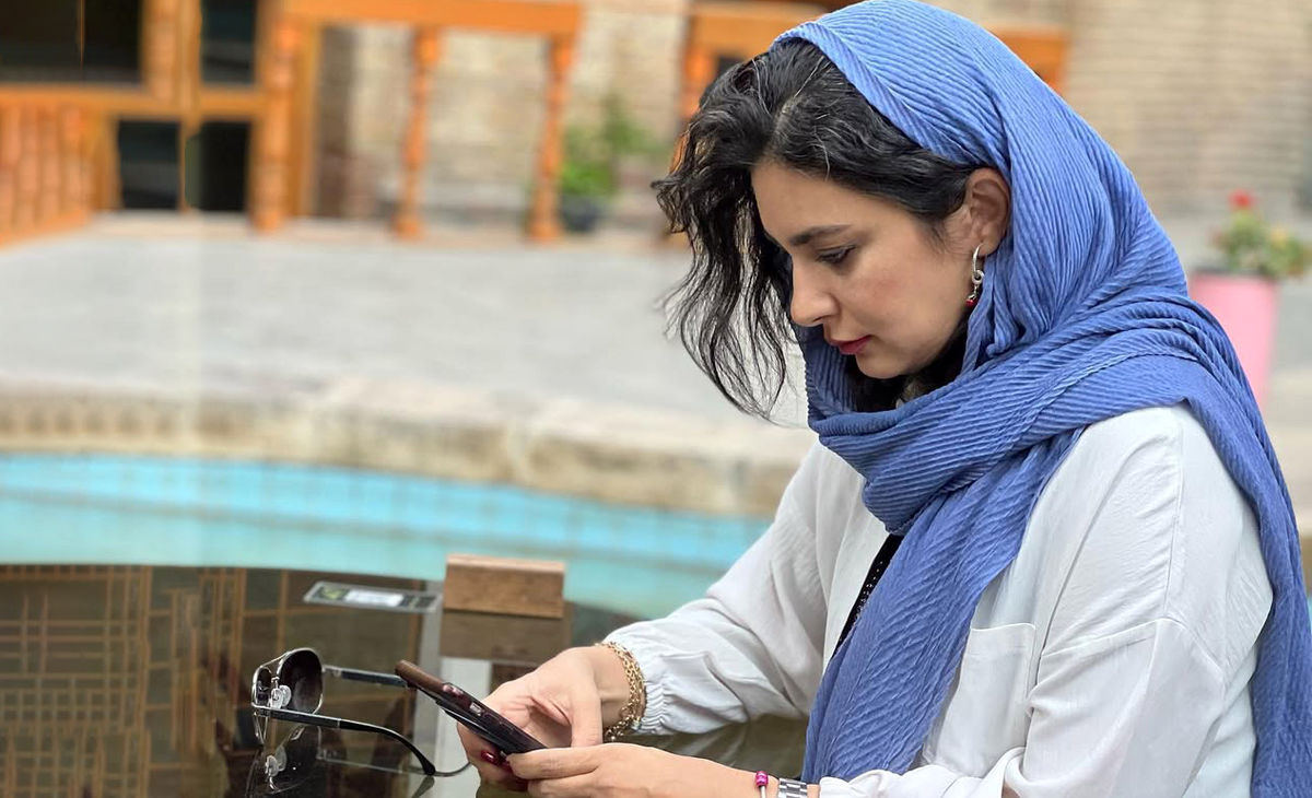 قاب امروز| عکسهای خوش آب و رنگ سلبریتیها در شب یلدای 1403