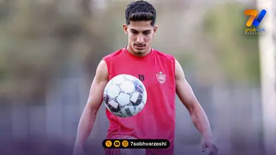 مراسم معارفه سارا قمی و پاسخ به غیر قانونی بودن سرمربیگری نیلوفر اردلان در پرسپولیس