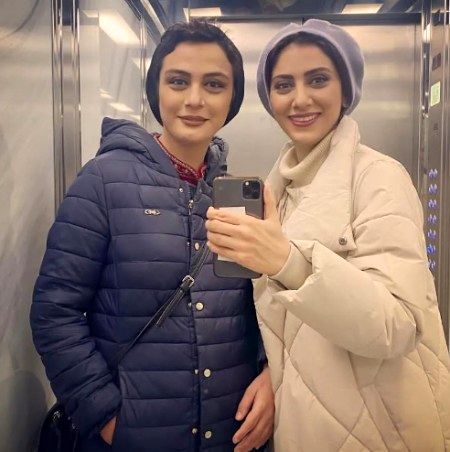 بیوگرافی مونا فرجاد,مونا فرجاد,زندگینامه مونا فرجاد