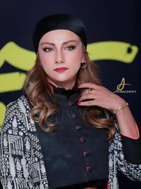 محیا دهقانی