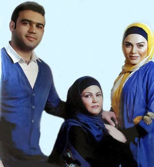 تصاویر خانوادگی بازیگر آوای باران به همراه پدر , مادر و برادرش