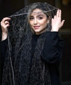 نازنین بیاتی