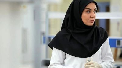 تصویری تازه از شیرین سریال نون خ؛ وقتی دریا هم محو زیبایی او می‌شود