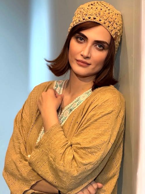 پیراهن نسکافه‌ای الناز ملک