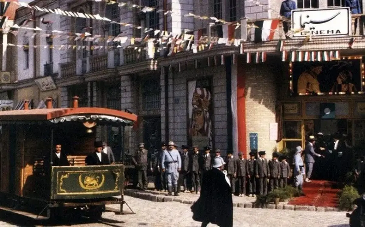 تهران قدیم؛ سفر به خیابان لاله زار در 60 سال پیش (ببینید)