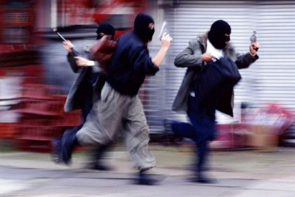 حمله مسلحانه به خانه خواننده مشهور