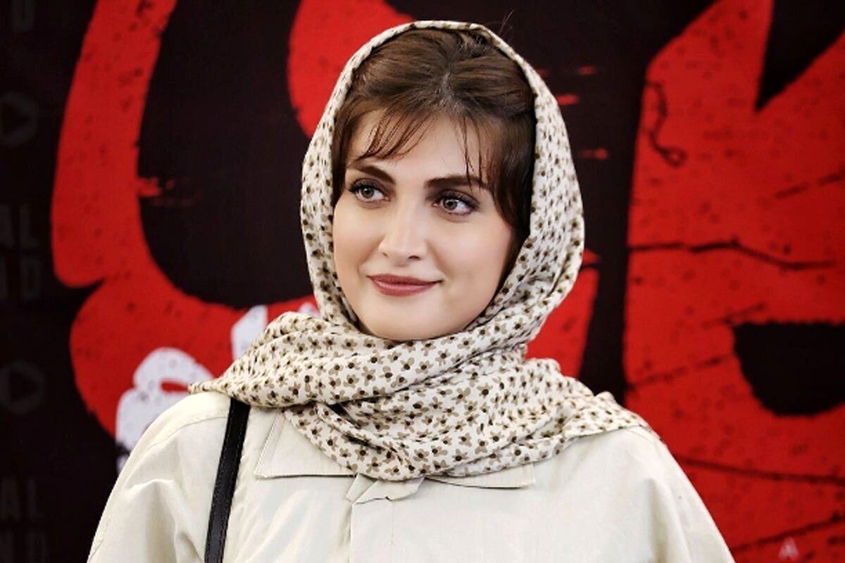 الناز ملک با استایل ساده و شیک؛ بازیگر چشم رنگی هر چی بپوشه بهش میاد