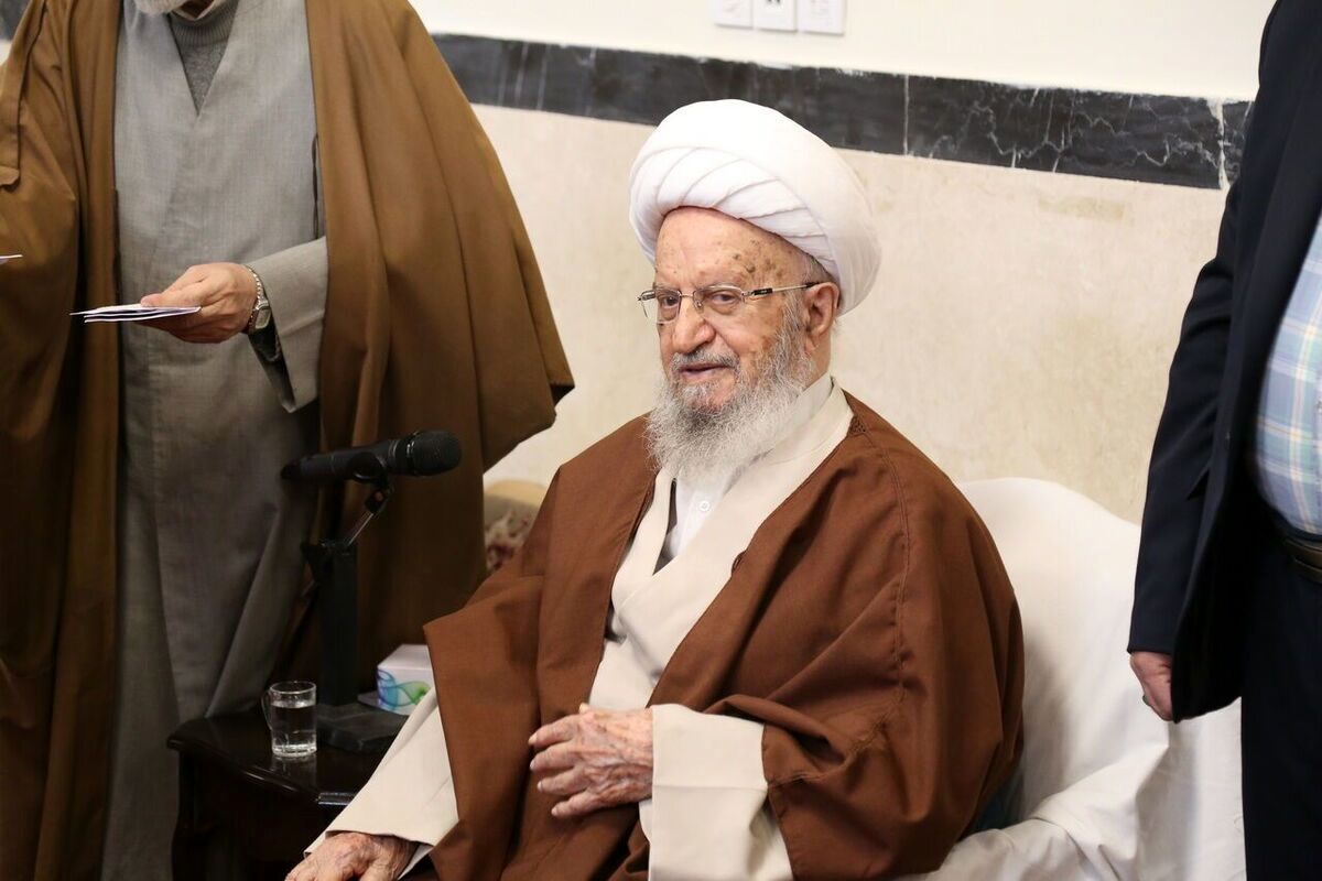 پیشنهاد آیتالله مکارم شیرازی به پزشکیان درباره حجاب