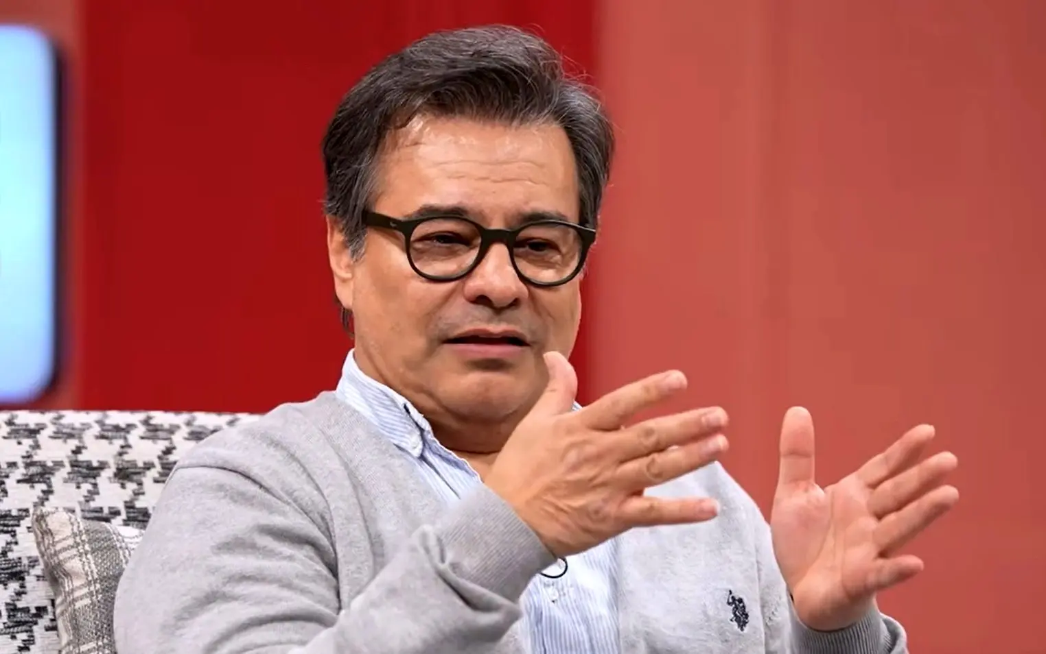 پیمان قاسم خانی در برنامه کلوز فرندز