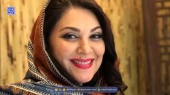 نگاه روز| عکس دیده نشده لاله اسکندری با دامن کوتاه چهارخانه در دهه 50