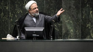 درگیری لفظی با رسایی در مجلس 